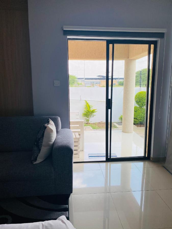 Infinity Bnb غابورون المظهر الخارجي الصورة